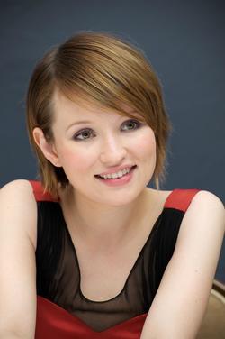 Emily Browning - best image in biography.