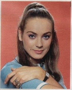 Geneviève Grad - best image in biography.