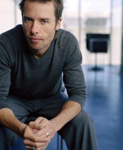 Guy Pearce - best image in filmography.