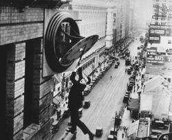 Harold Lloyd - best image in filmography.