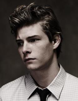 Hunter Parrish - best image in biography.