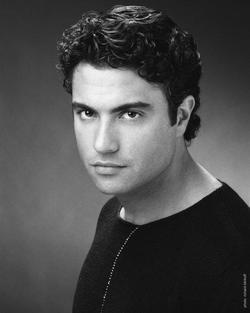 Jaime Camil - best image in filmography.