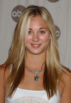 Kaley Cuoco-Sweeting - best image in biography.