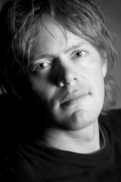 Kris Marshall - best image in filmography.