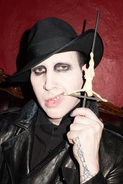 Marilyn Manson - best image in biography.