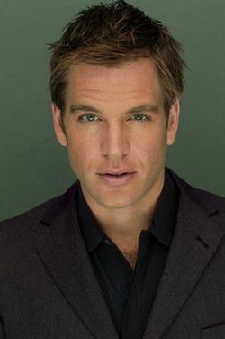 Michael Weatherly - best image in filmography.