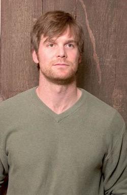 Peter Krause - best image in filmography.