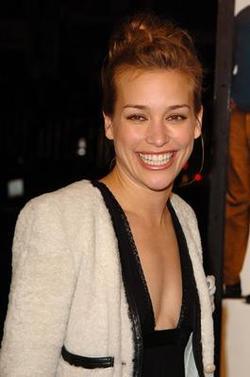 Piper Perabo - best image in filmography.