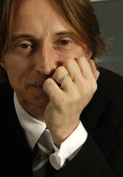 Robert Carlyle - best image in filmography.