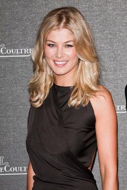 Rosamund Pike - best image in biography.
