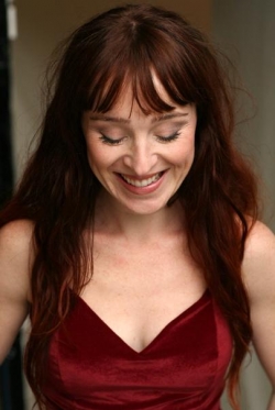 Ruth Connell - best image in biography.