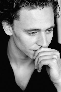 Tom Hiddleston - best image in filmography.