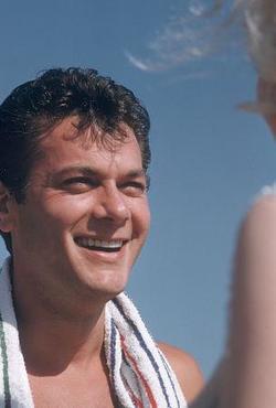 Tony Curtis - best image in filmography.