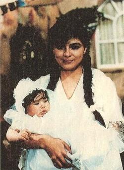 Victoria Ruffo - best image in biography.